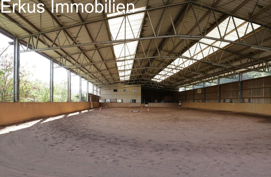 Ihr Traum vom Landleben: 30.000 m² - Reiterhof vor den Toren von Kaiserslautern Ihr Traum vom Landleben: 30.000 m² - Reiterhof vor den Toren von Kaiserslautern